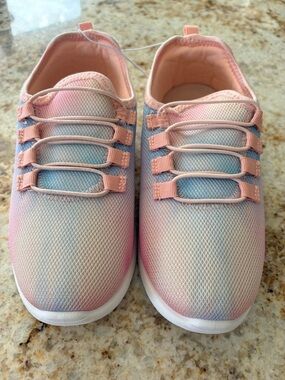 Girl size 2 soft shoes